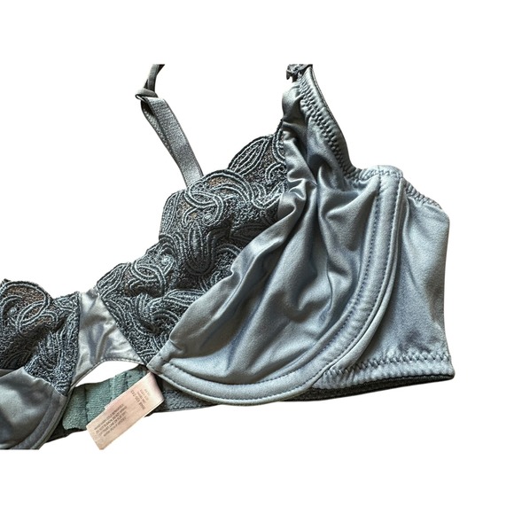 Victoria's Secret Dream Angels Push Up Bra Blue Lace Satin Lined 36B - Picture 4 of 8